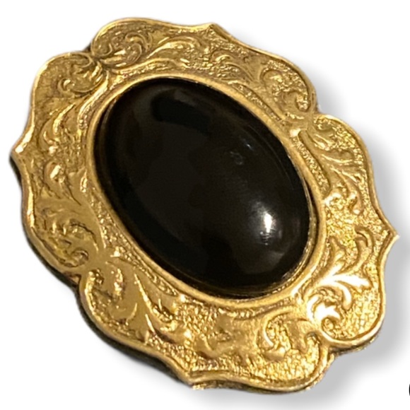 Vintage Jewelry - Vintage Gold Tone and Black Brooch Swirl Pattern